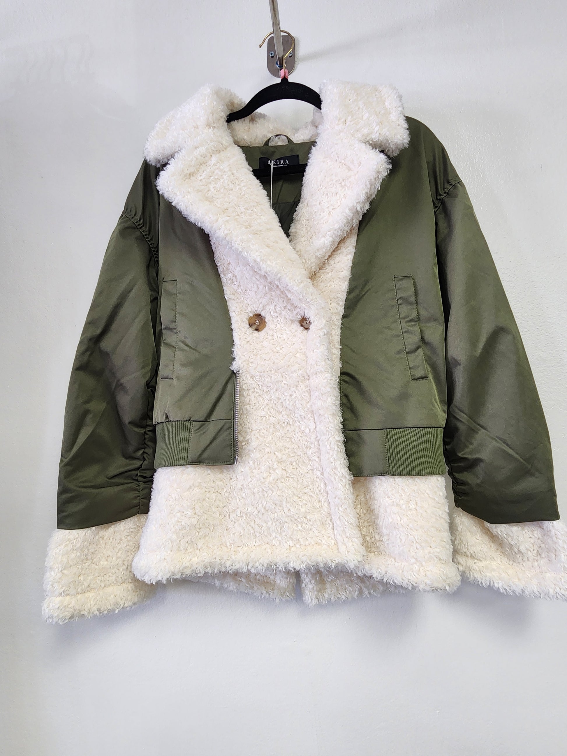 Green Coat with White Fur - Bodi Language for Women