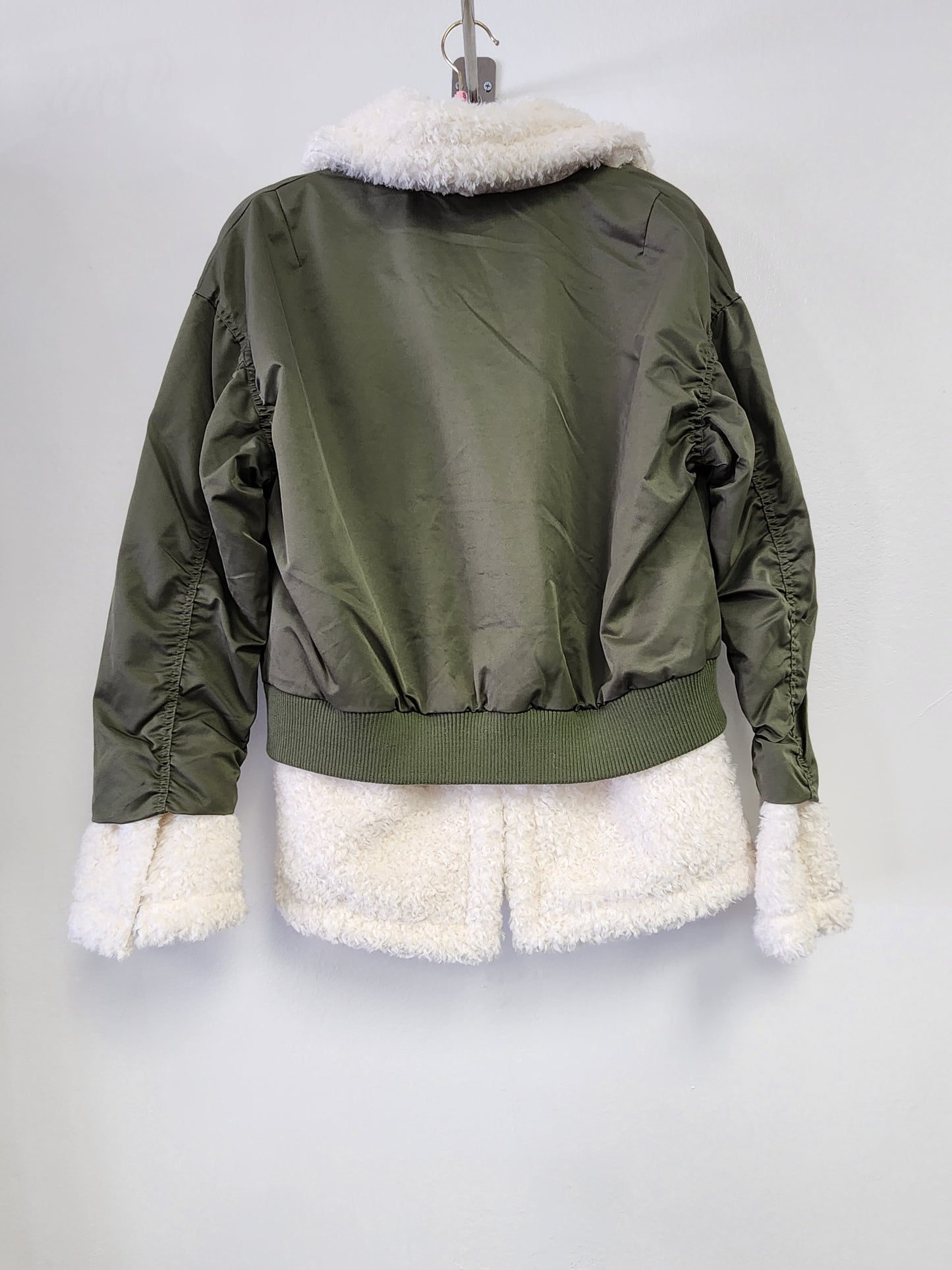 Green Coat with White Fur - Bodi Language for Women