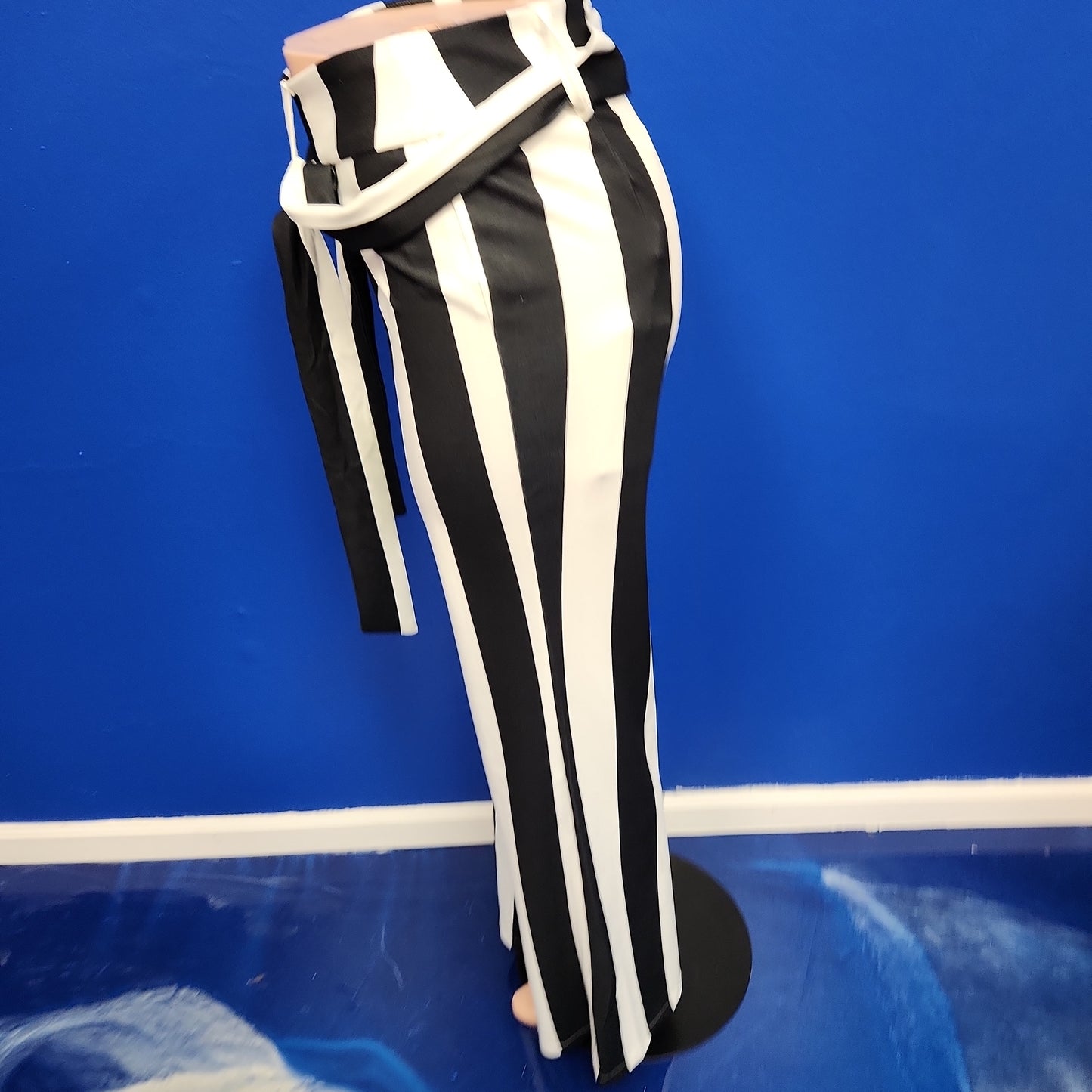 Black & White Pants Bodi Language for Women